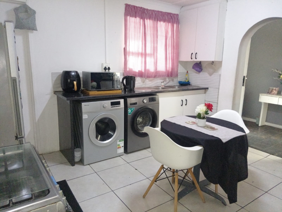 3 Bedroom Property for Sale in Portlands Western Cape